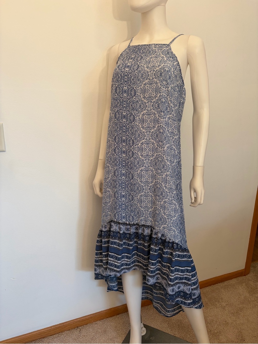 #899 Knox Rose Blue Printed High-Low Spaghetti-Strap Dress. Great Condition